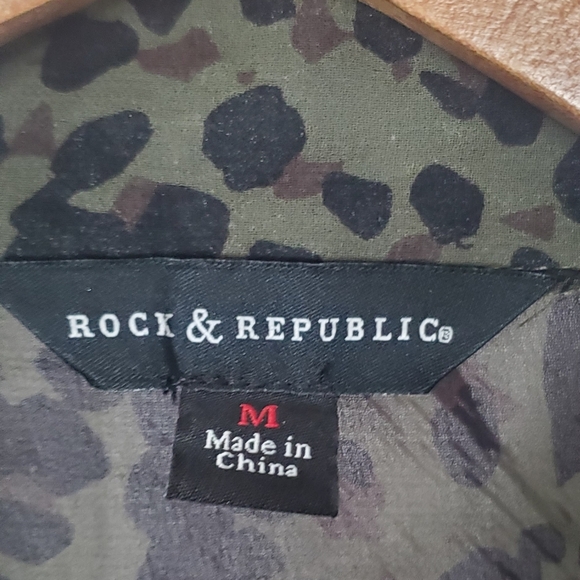 Rock & Republic Animal Print Camouflage Buttoned Down Shirt - Picture 2 of 4
